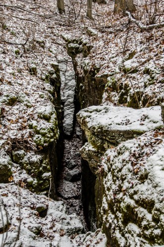 rock fissue at Mount Nemo