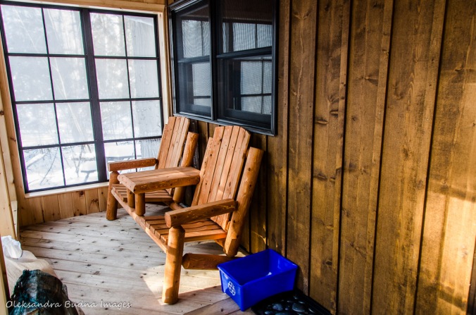 veranda in a inside a camp cabin in Killarney