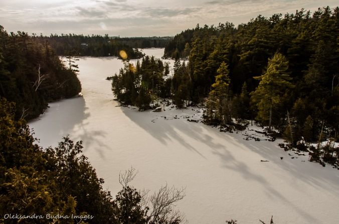 view from teh lookout at Rockwood Conservation Area in the winter