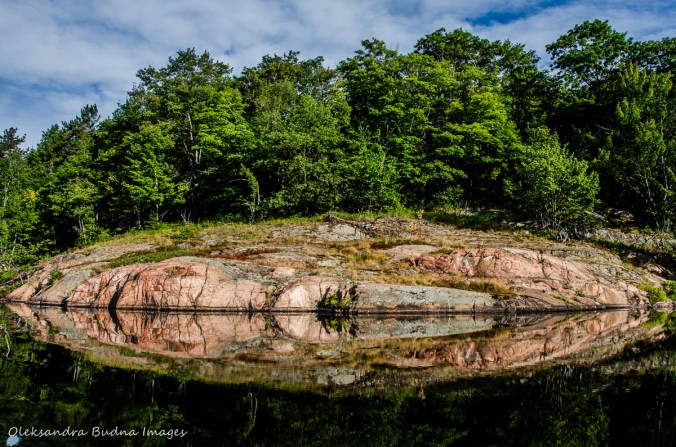 perfect reflections on Carlyle Lake in Killarney