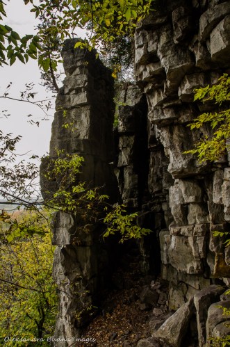 rock cliffs at Rattlesnake Point