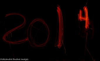 2014 written in glowing sticks