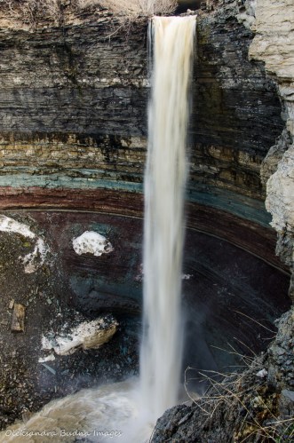Devil's Punchbowl Falls
