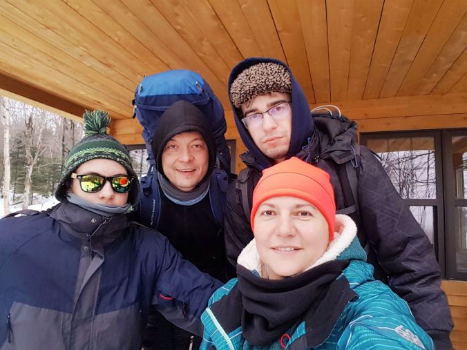 group selfie in front of Spica cabin at Parc national du Mont-Mégantic